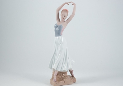 Ballerina classica in porcellana 